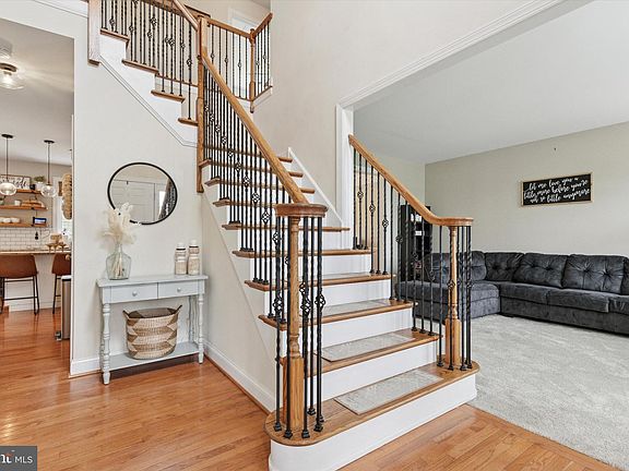 3rd image of 5932 Woodridge Dr