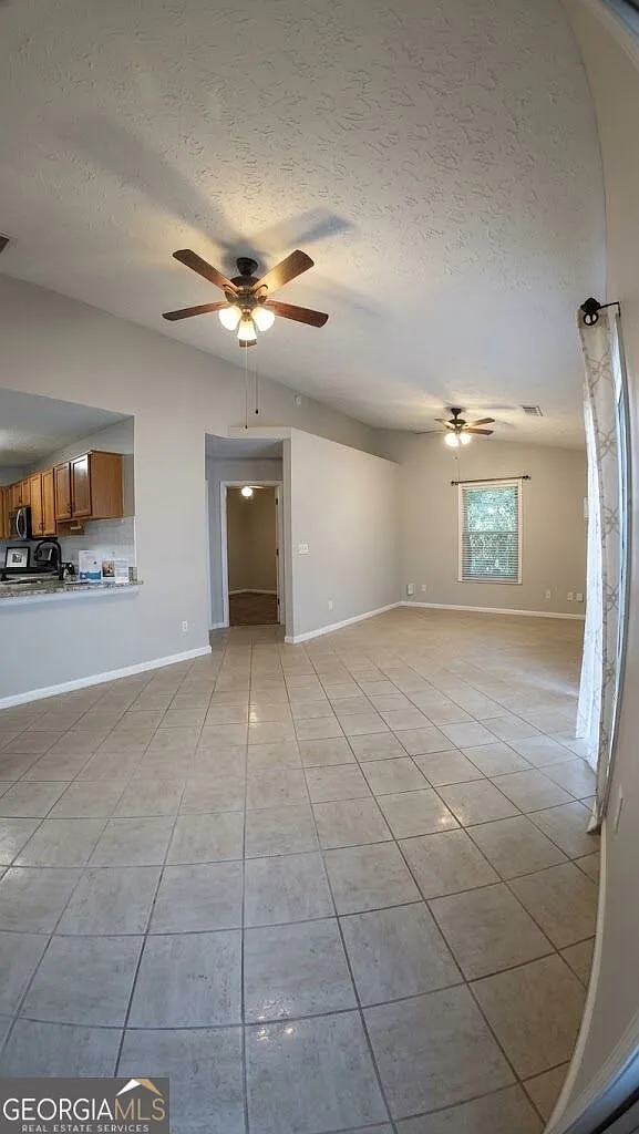 2 bed, 2.0 bath, 871 sqft, $1,795 — Photo 2