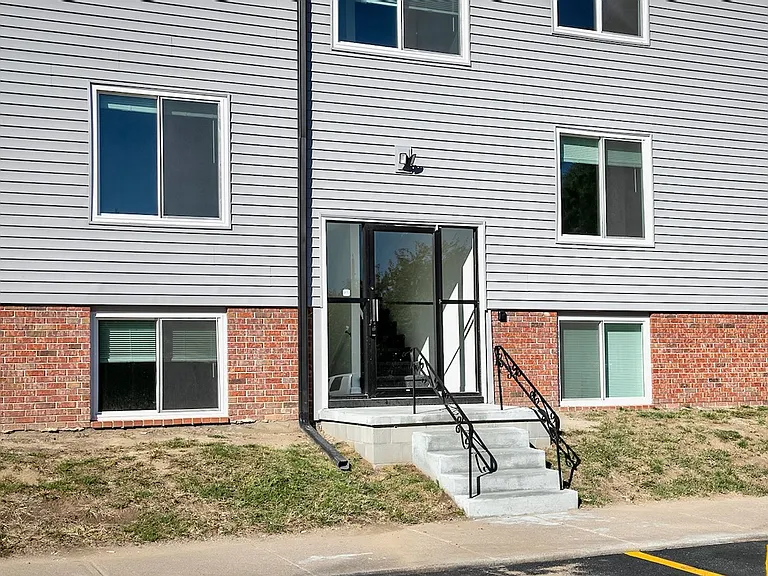 CB 12 — Photo 16