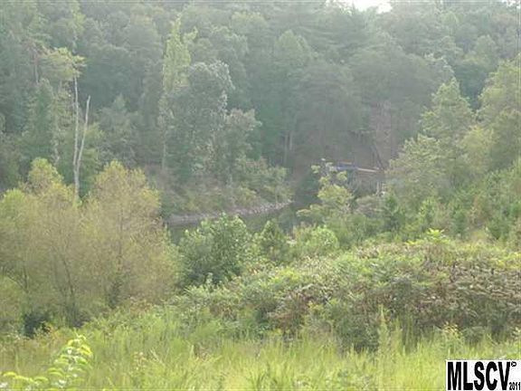 3rd image of 13 Franklin Ln