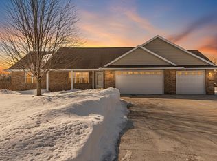 2937 Firethorn Ct, Suamico, WI 54313