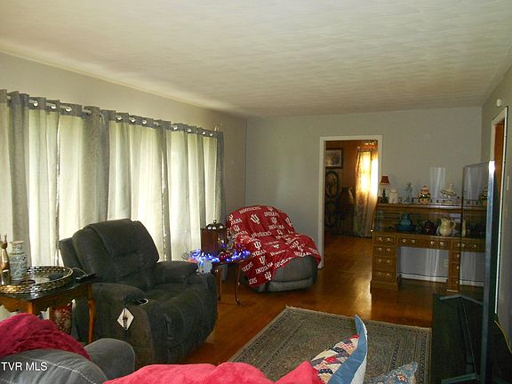 5th image of 1309 Skyline Dr