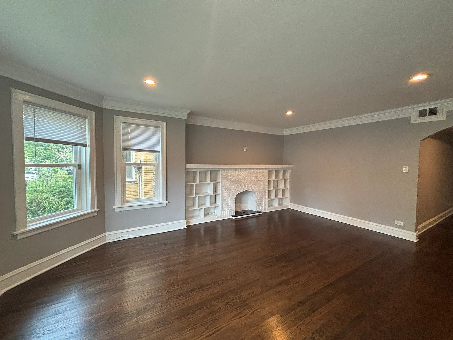3 bed, 1350 sqft, $2,395 — Photo 2