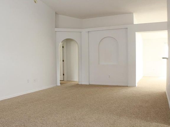 3rd image of 8166 Settlers Creek Cir