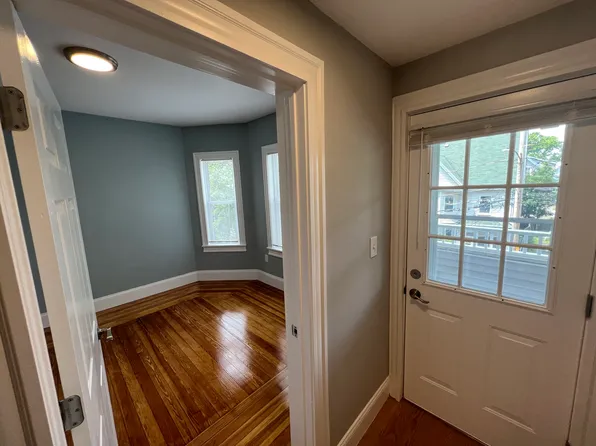 33 Hancock St #2, Somerville, MA 02144