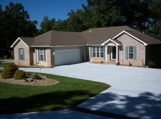 8707 Cherokee Trl, Crossville, TN 38572