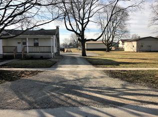 307 W Pine St, Fairbury, IL 61739