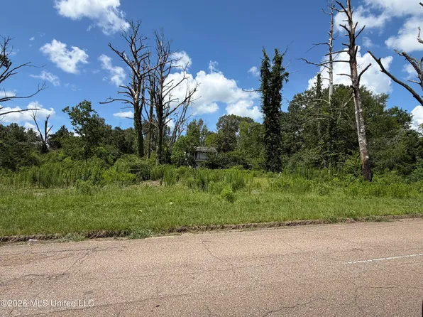 1648 W McDowell Rd, Jackson, MS 39204