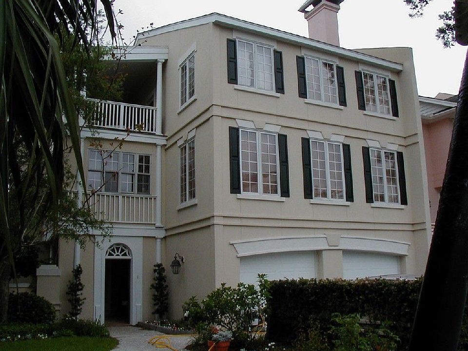 1st image of 11 Indian Hill Ln
