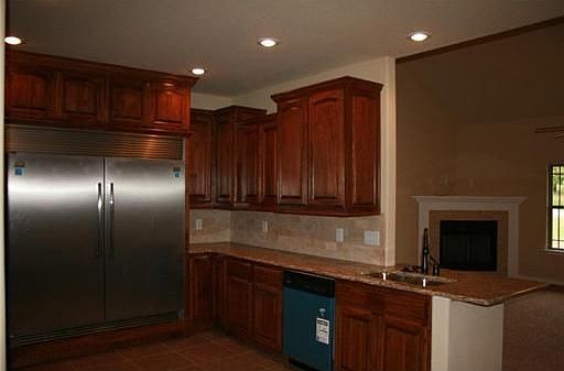 4th image of 10 Dillow Dr