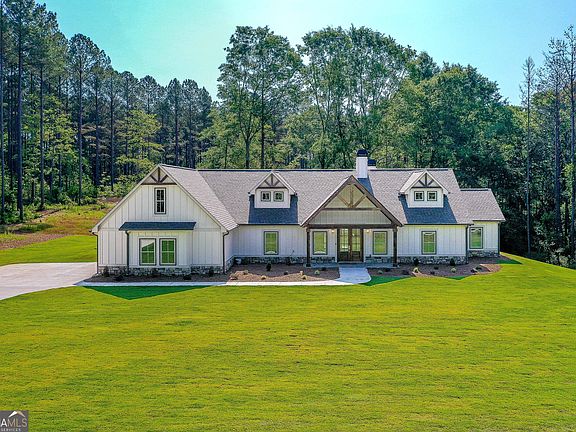 2nd image of 153 Riversong Rd