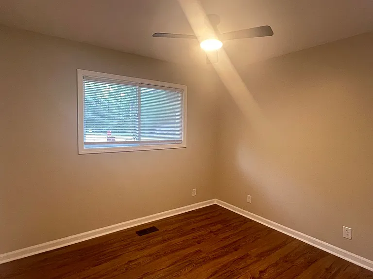 1199 Runnymede Ln — Photo 15