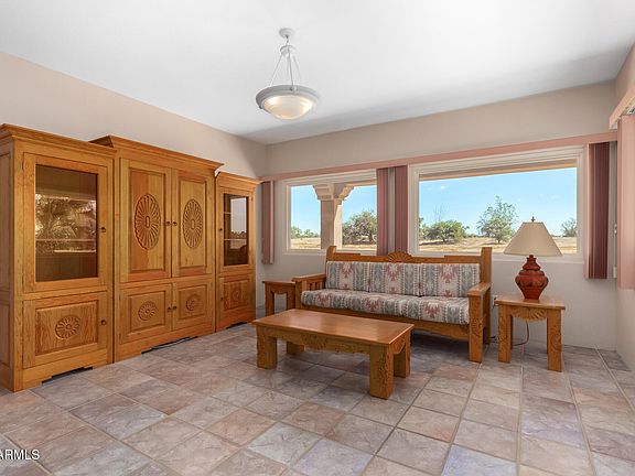 5th image of 1307 N FAIRWAY Drive