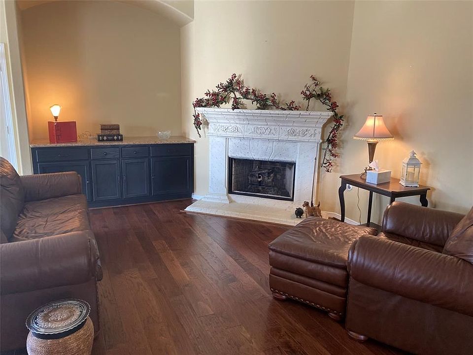 1st image of 28506 Hidden Lake Dr W