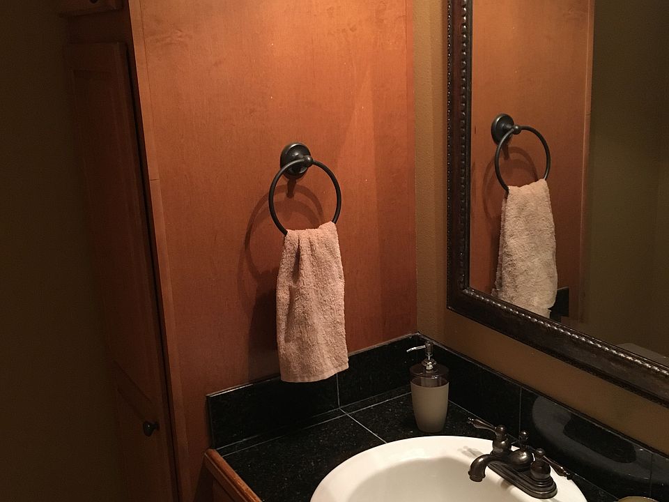 1st image of 612 S Kenilworth Pkwy APT 2C