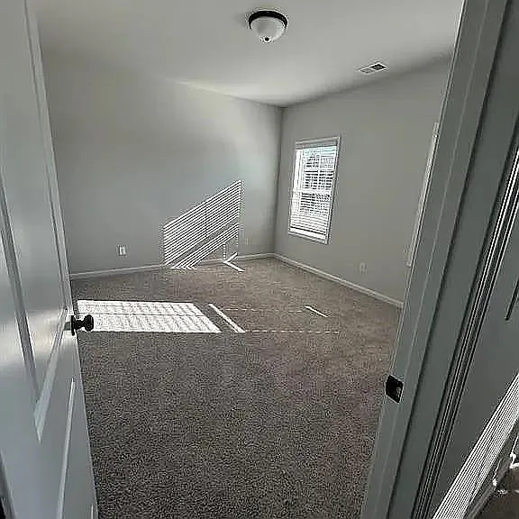 135 Laurel Trce — Photo 12