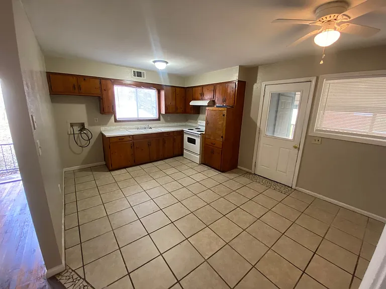 4822 Wellborn Dr — Photo 5