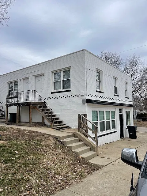 332 E South Ave #A
