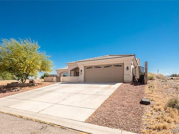 3rd image of 2157 E Crystal Dr