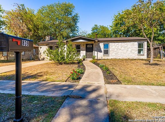 4th image of 839 Deely Pl