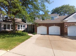2544 Live Oak Ln, Buffalo Grove, IL 60089