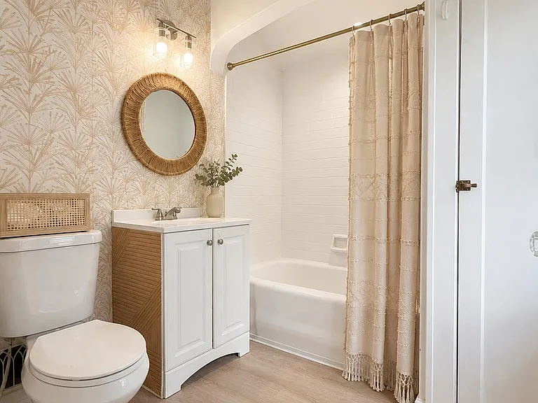 8018 Theota Ave — Photo 42