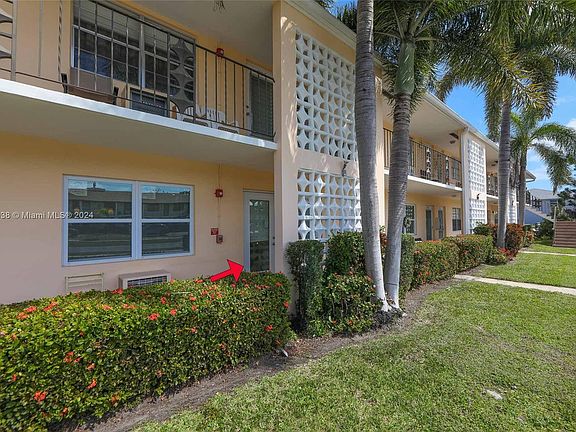 3rd image of 2141 NE 56th St APT 105