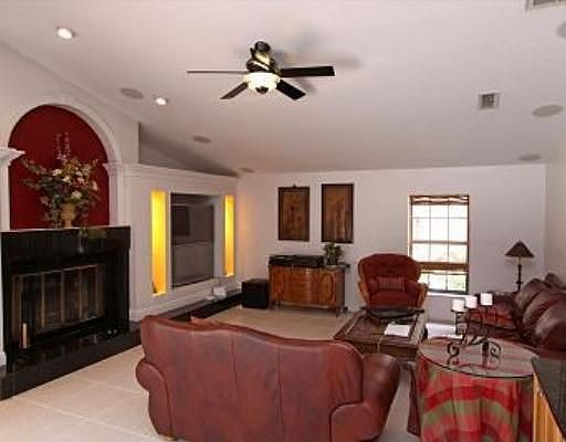 4th image of 15833 Fairchild Dr