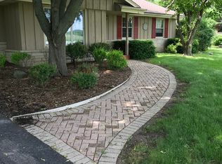 3035 S Stigler Rd, New Berlin, WI 53146