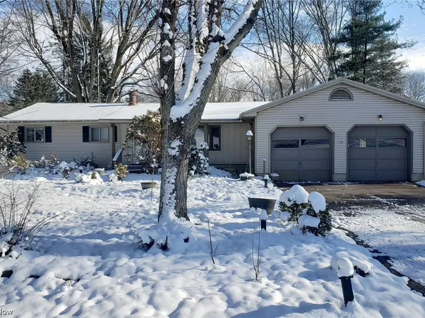 2306 Bixler Dr, Mogadore, OH 44260