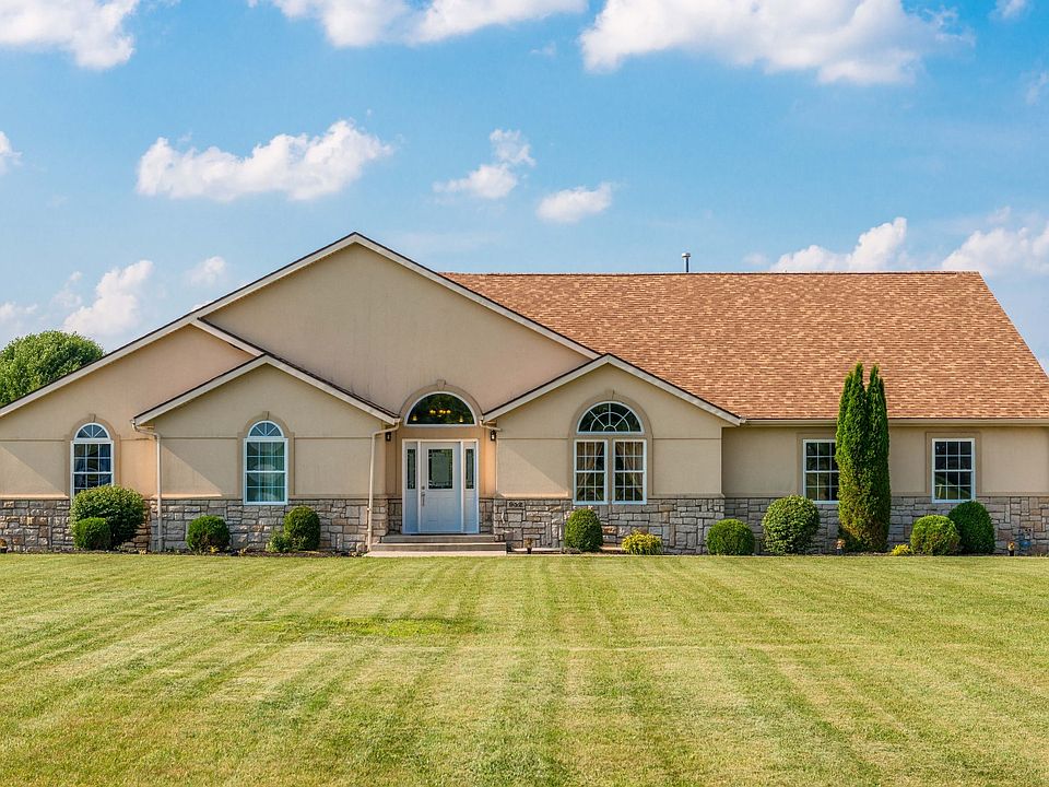 1st image of 952 Fred Johnston Dr