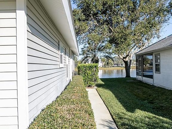 3rd image of 5 Bristol Ln