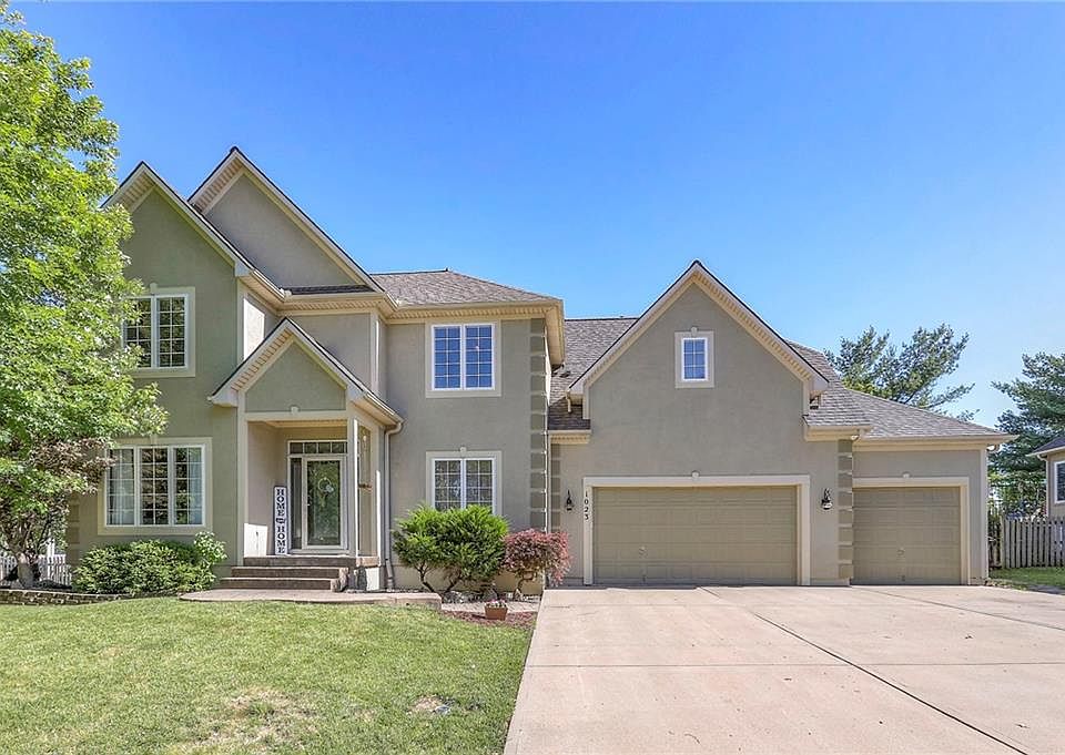 1st image of 1023 SW Foxtail Dr