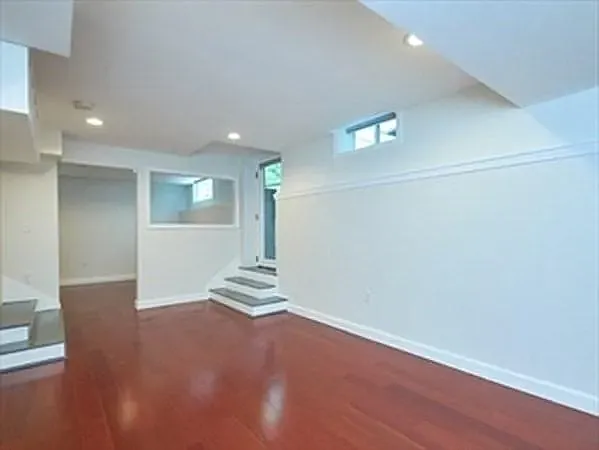 22 Amory St — Photo 3