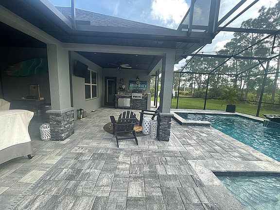 3rd image of 2715 Fawn Lake Blvd