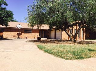 2028 Rice Dr, Levelland, TX 79336