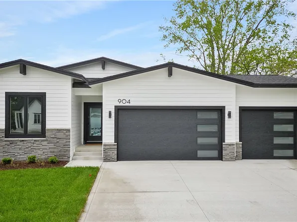 904 Roosevelt St, Polk City, IA 50226