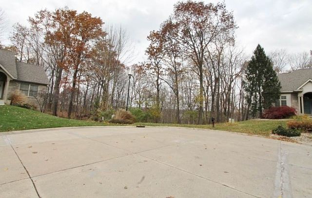 2nd image of 724 Sapphire Ct