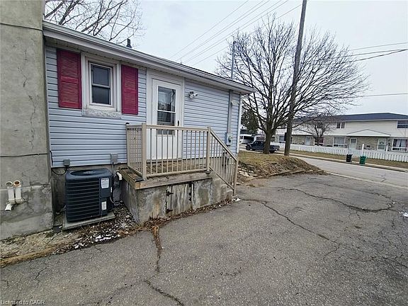 5th image of 65 Brooklyne Rd