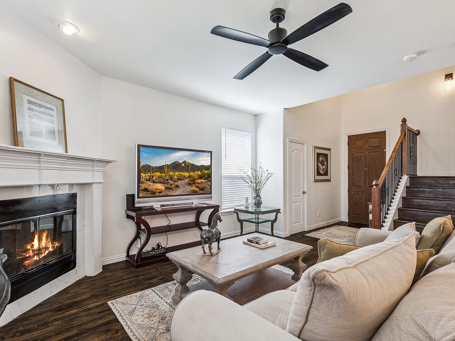 3 bed, 2.5 bath, 2028 sqft, $2,689 — Photo 3