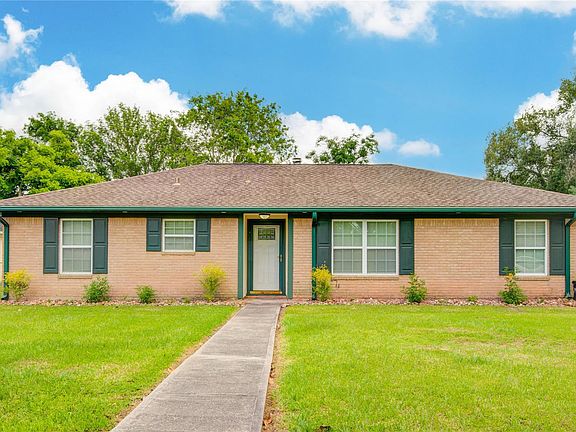 2nd image of 1461 Camellia Dr