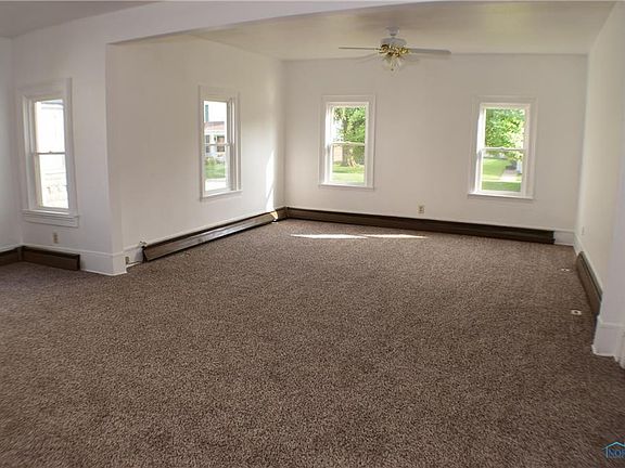 5th image of 212 E Yeasting St