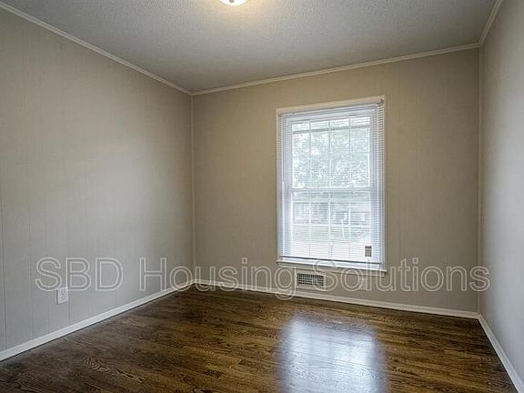 4th image of 10500 Wallace Ave