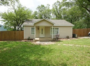 1121 Lincoln Ave, West Plains, MO 65775