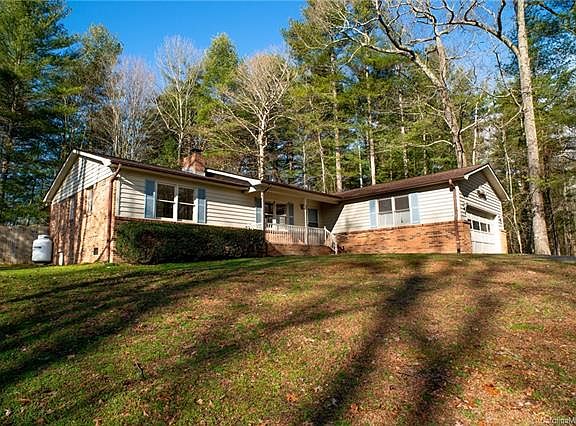 3rd image of 218 Navaho Dr