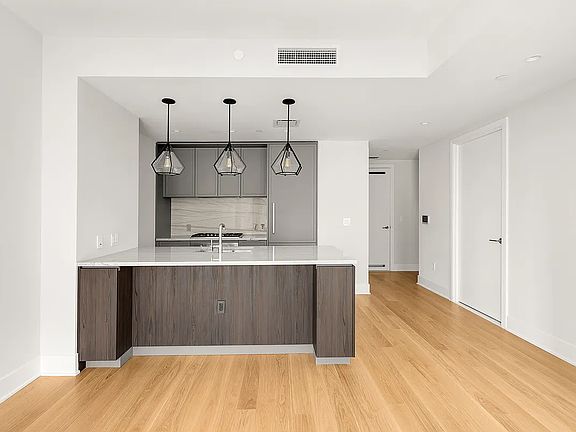 2nd image of 218 W 103rd St Unit 6B