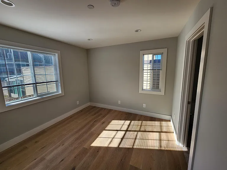 288 Valley St — Photo 8