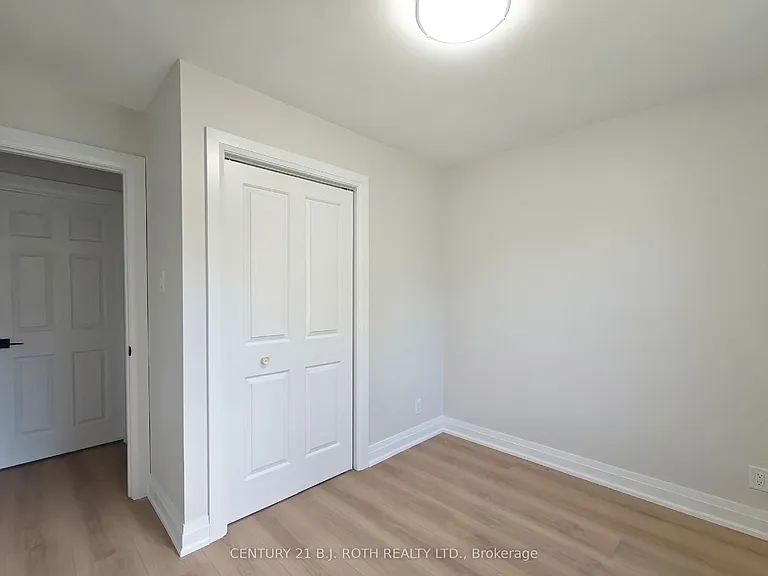 698 Burton Dr — Photo 9