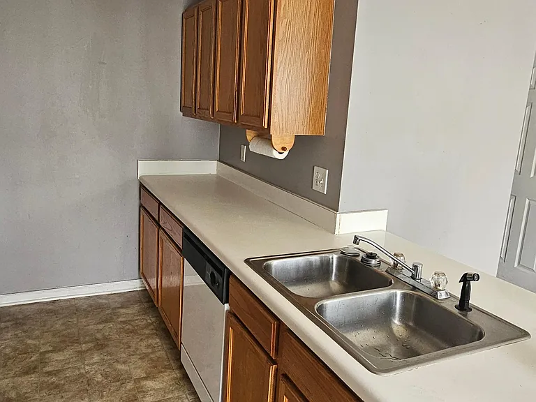 Kitchen - dishwasher