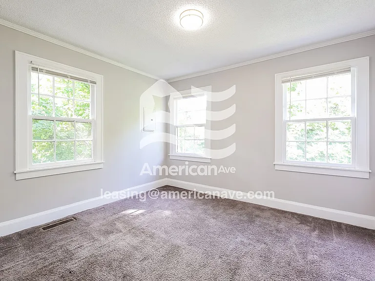 1176812_010_bedroom_11.jpg